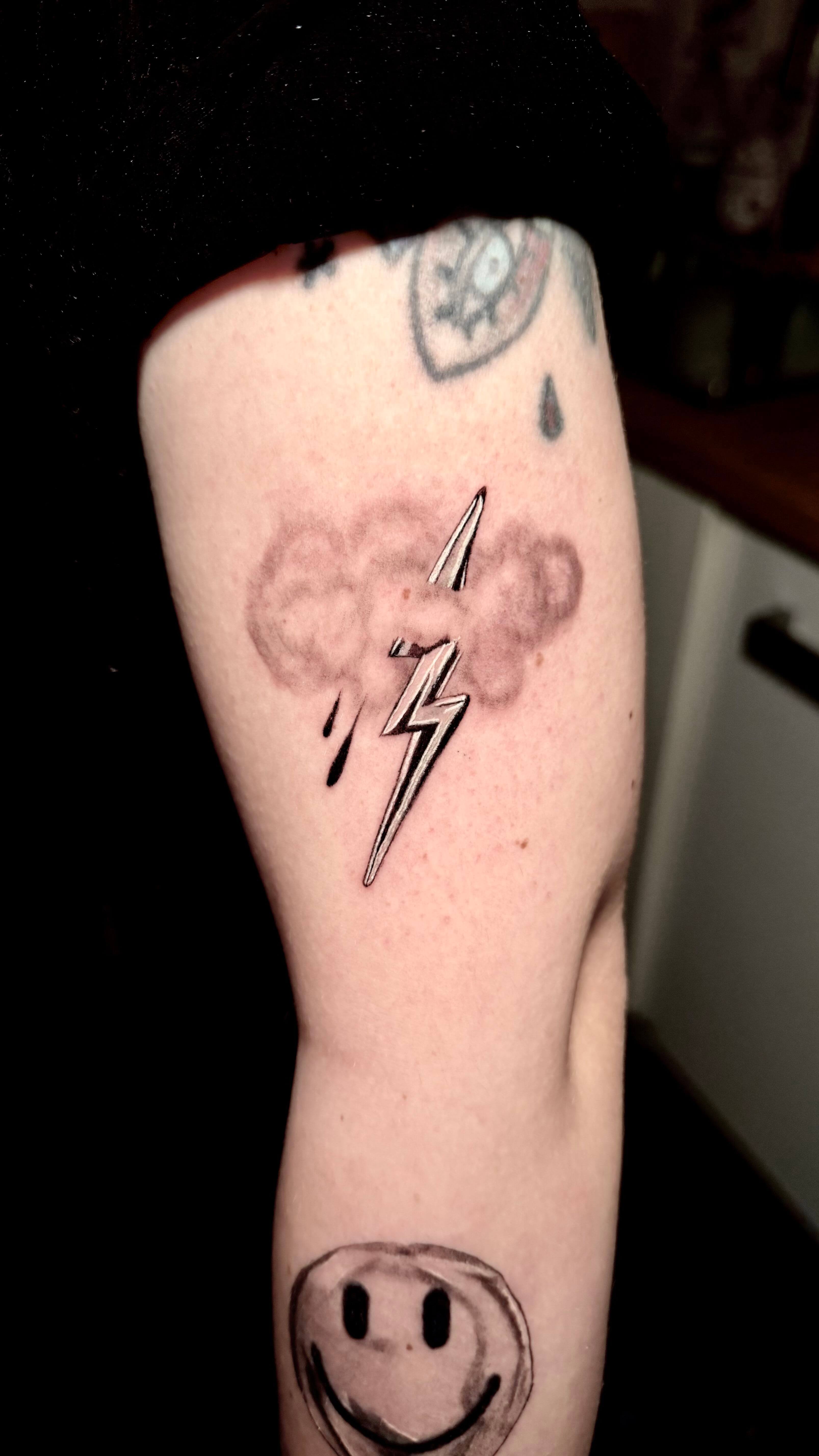 Fine-Line Tattoo Detail by Yuri