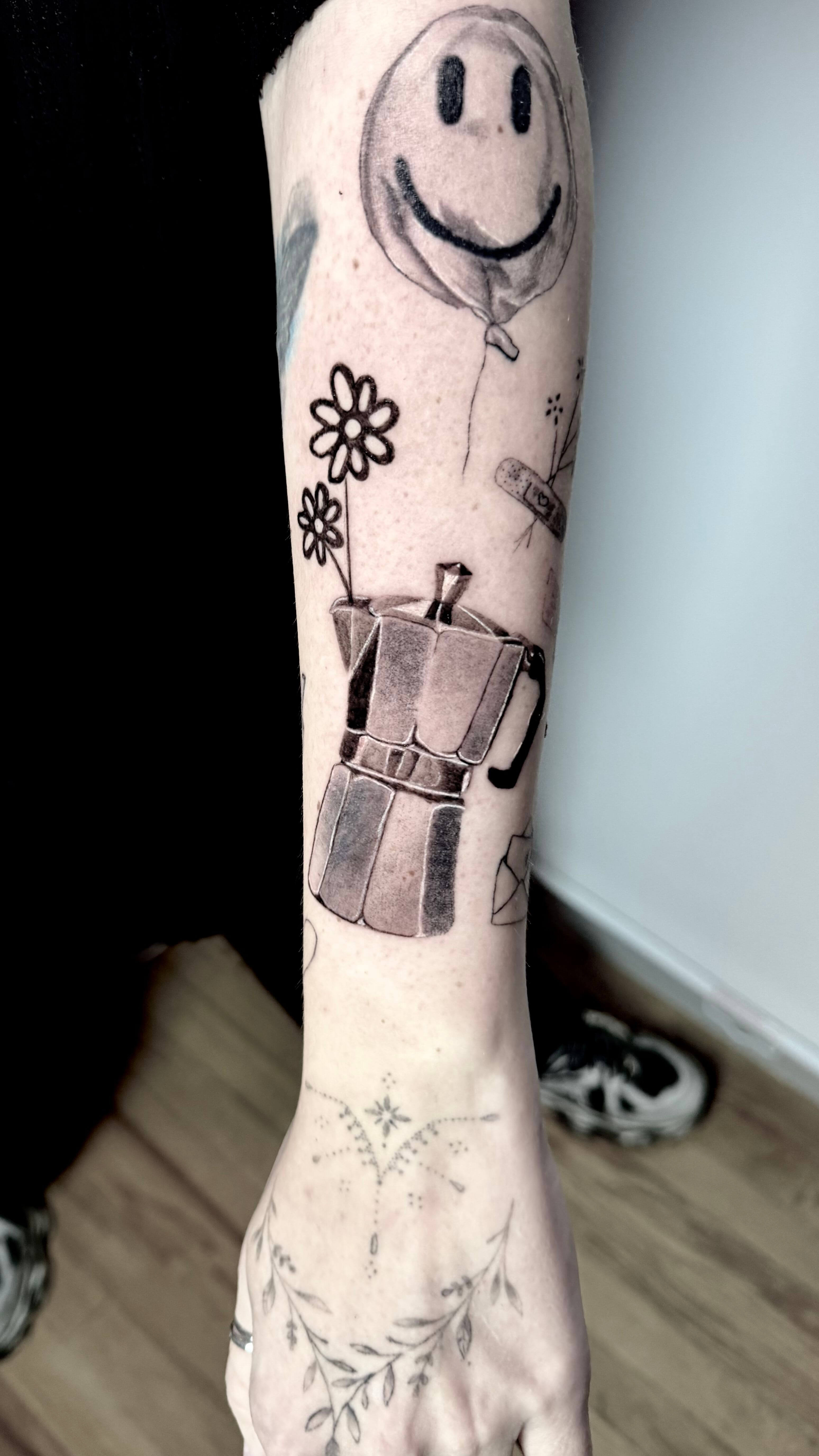 Fine-Line Tattoo Detail by Yuri
