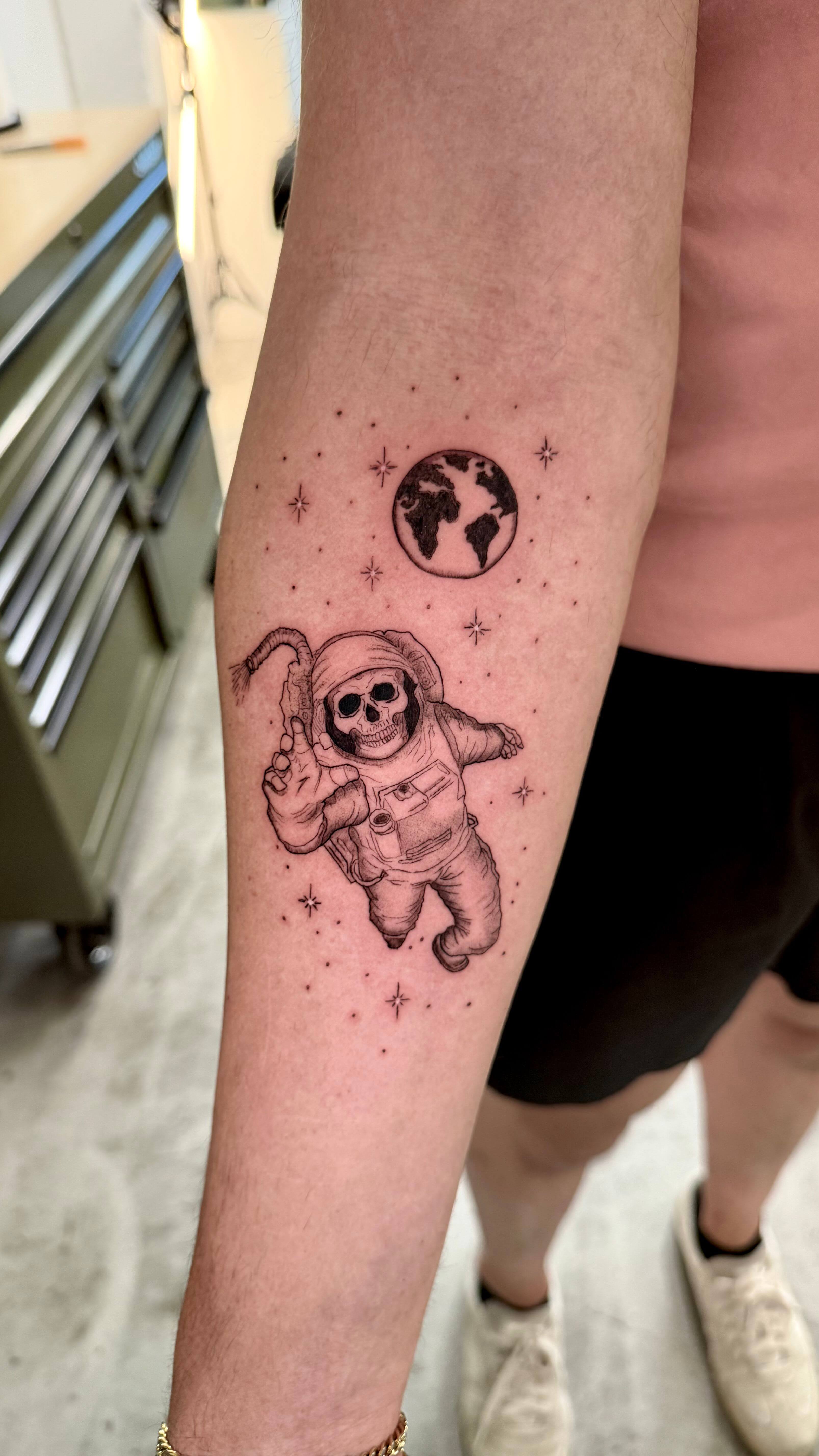 Fine-Line Tattoo Detail by Yuri